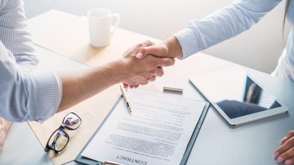 Signing a contract in order to receive Government subsidies for small businesses in Japan